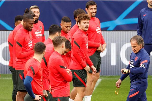 利拉德绝杀字母哥20+14 雄鹿终结火箭5连胜