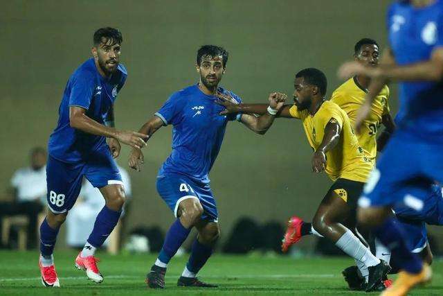 马尔基西奥：巴黎后卫总能跟上迪亚斯，马尔基尼奥斯全欧最强后卫